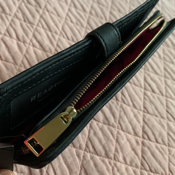 KENNETH COLE -  Black Clutch Wallet - pocketed interior card holder - Picture 6 of 8